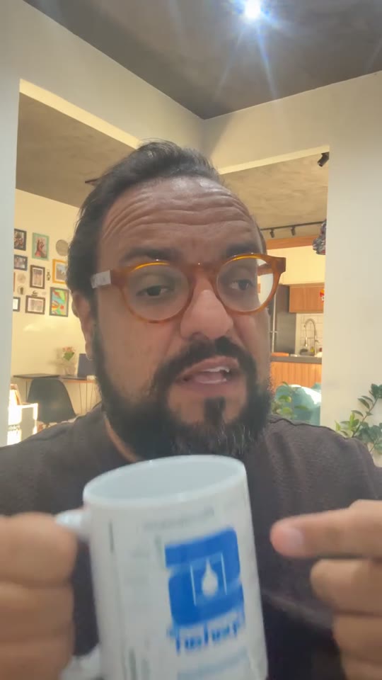 Thiago Kuin respondendo durante a live de 18/08/2026.