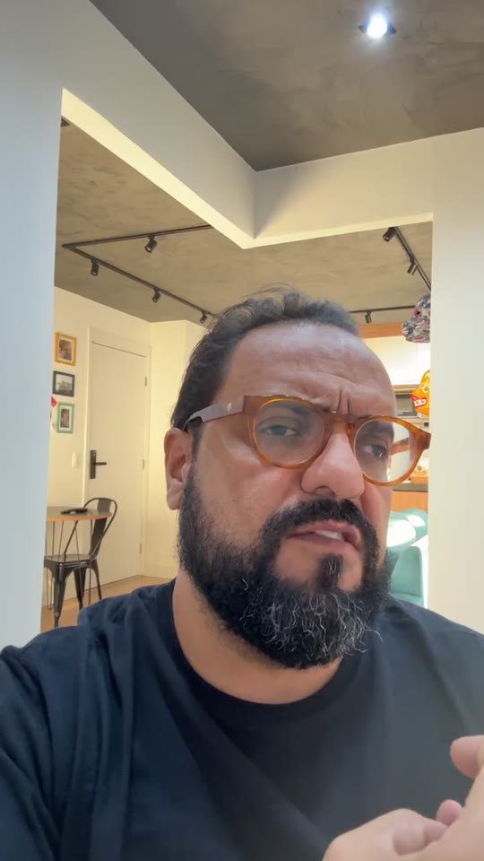 Thiago Kuin respondendo durante a live de 23/07/2026.