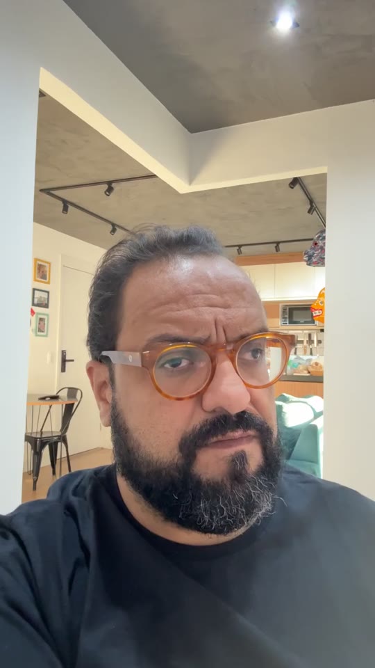 Thiago Kuin respondendo durante a live de 23/07/2026.