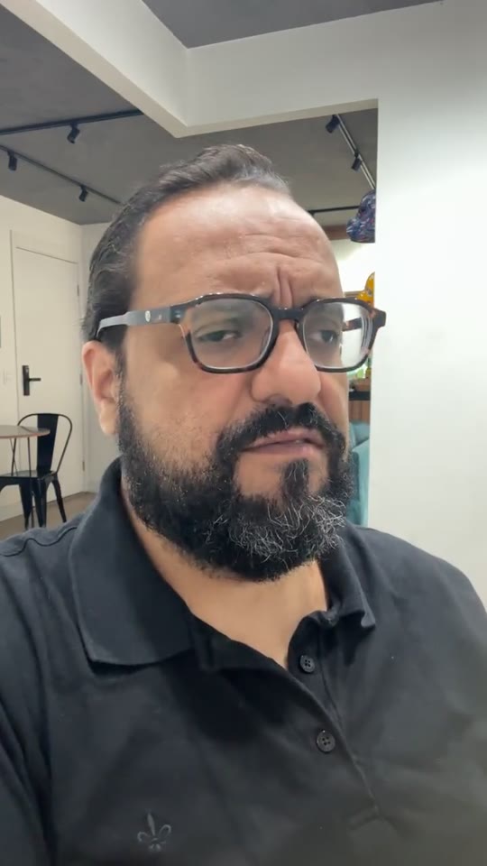 Thiago Kuin respondendo durante a live de 14/07/2026.