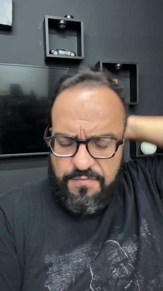 Thiago Kuin respondendo durante a live de 07/07/2026.