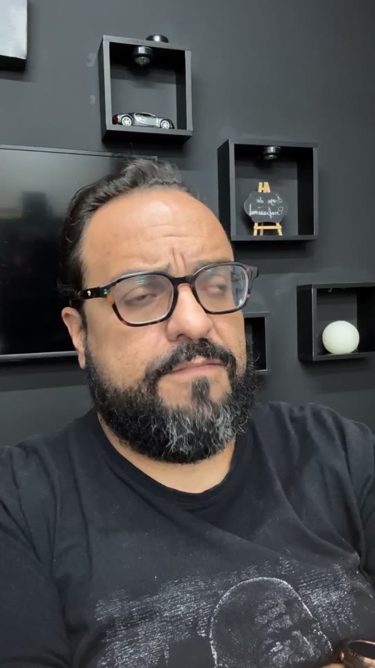 Thiago Kuin respondendo durante a live de 07/07/2026.