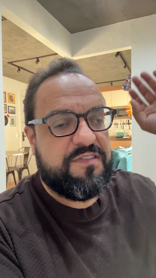 Thiago Kuin respondendo durante a live de 02/07/2026.