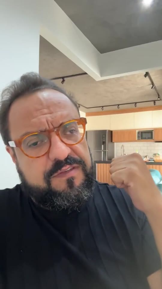 Thiago Kuin respondendo durante a live de 17/03/2026.