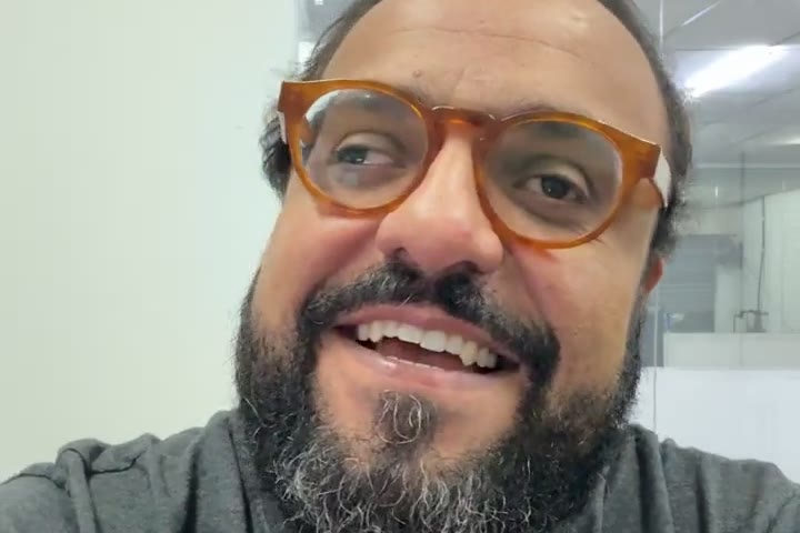 Thiago Kuin respondendo à pergunta que originou este artigo, em live no Instagram.